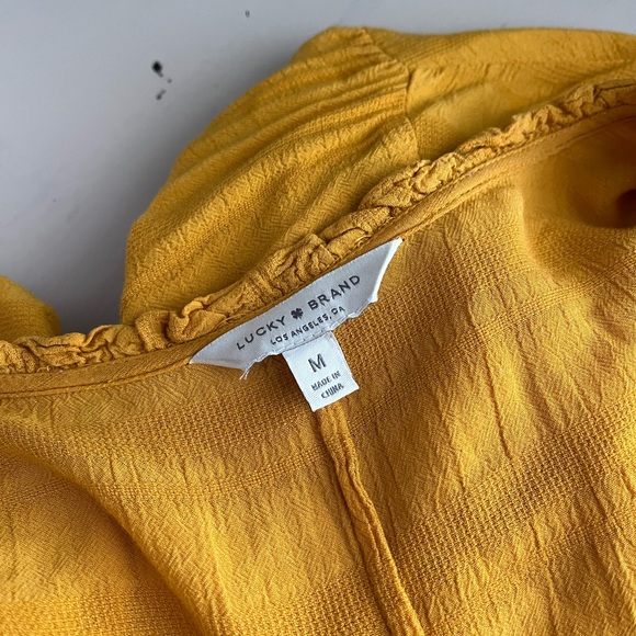 Yellow Top - Picture 4 of 4